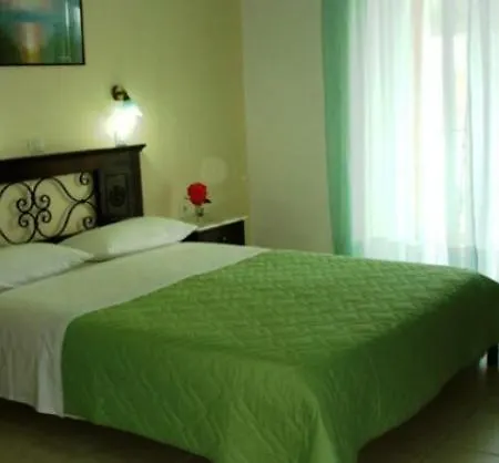 Sundy's Nydri (Lefkada)